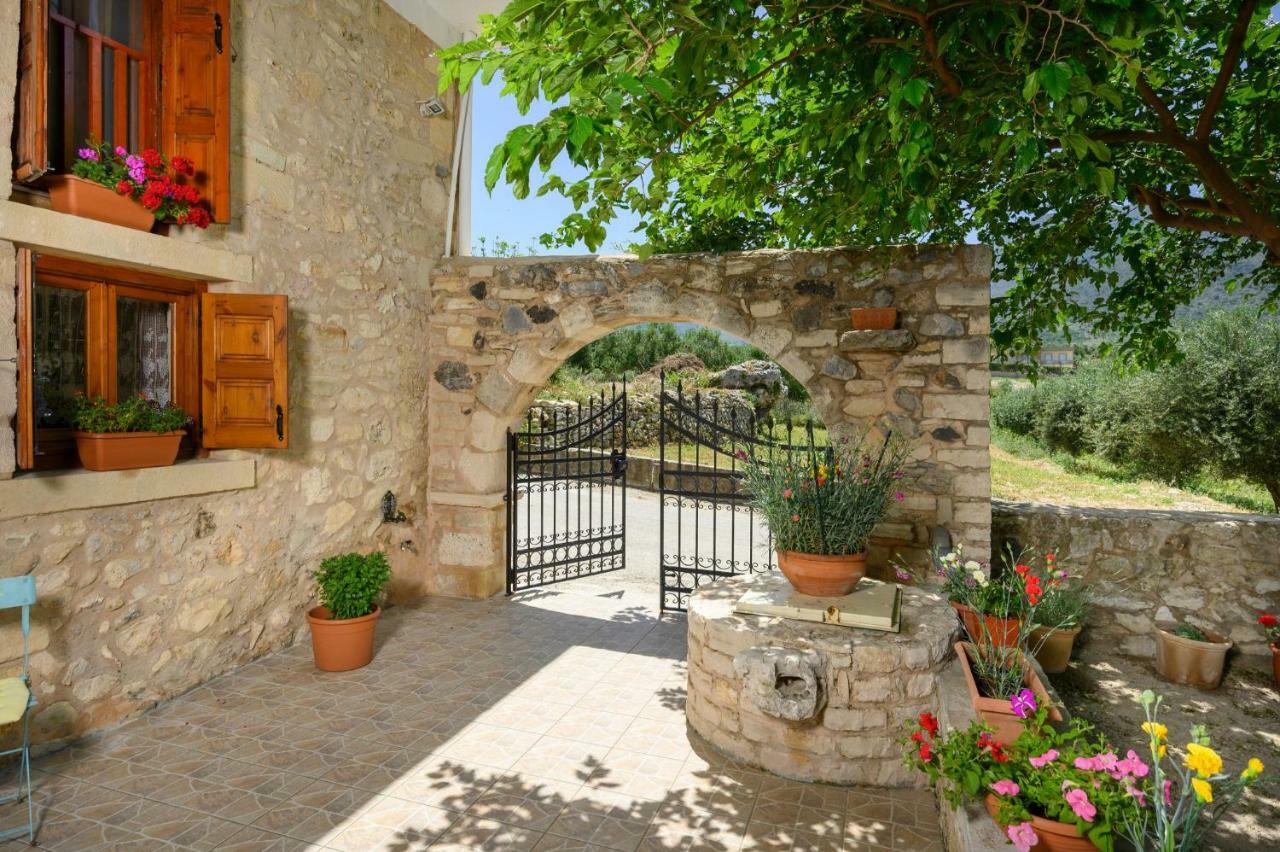 Pagonas Traditional House Mouríon Exterior photo